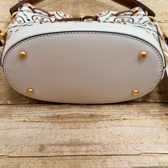 Tory Burch T Monogram Contrast Embossed Bucket Bag - New Ivory NWT - Picture 5 of 11
